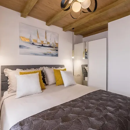 شقة Royal Blue Marine